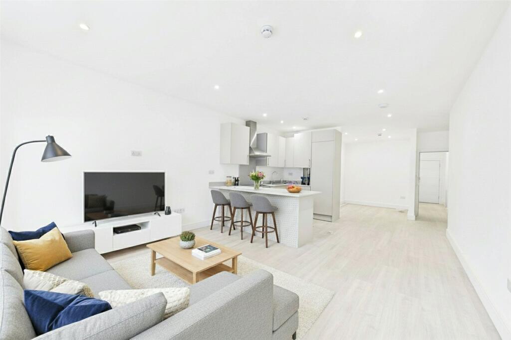 0 bed 1st Floor Flat for rent in . From Prospect Estate Agency - Maidenhead