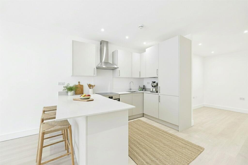 0 bed 1st Floor Flat for rent in . From Prospect Estate Agency - Maidenhead