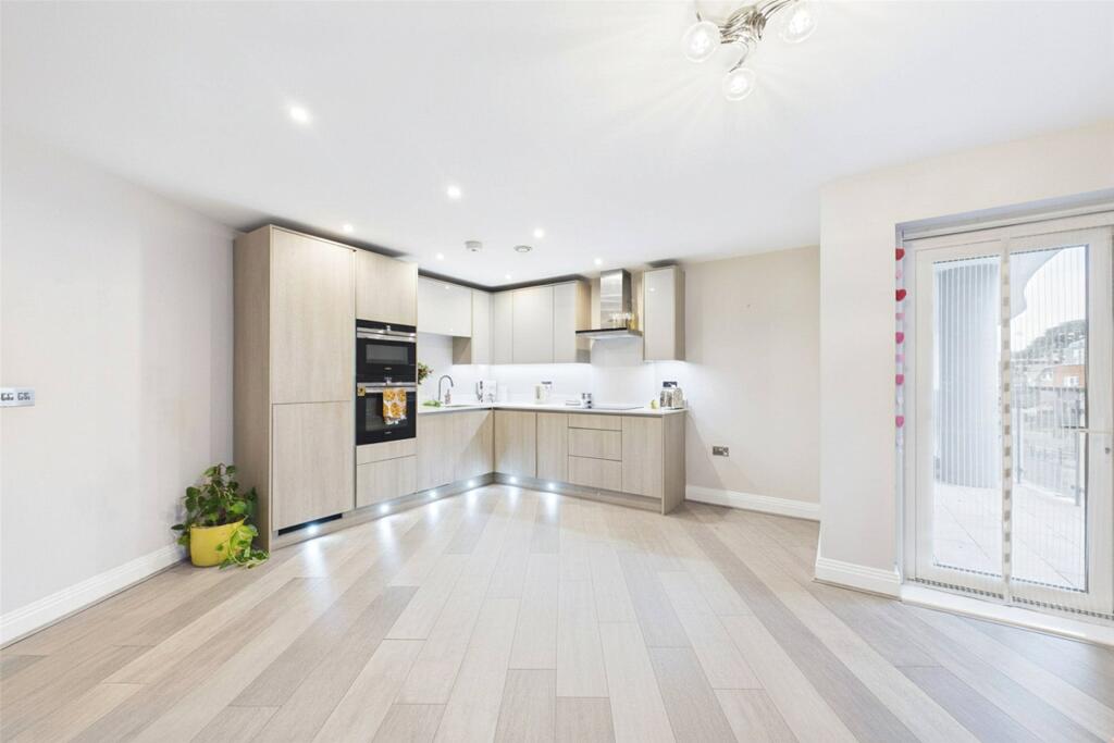 2 bed 1st Floor Flat for rent in Maidenhead. From Prospect Estate Agency - Maidenhead 2 bed 1st Floor Flat for rent in Maidenhead. From Prospect Estate Agency - Maidenhead