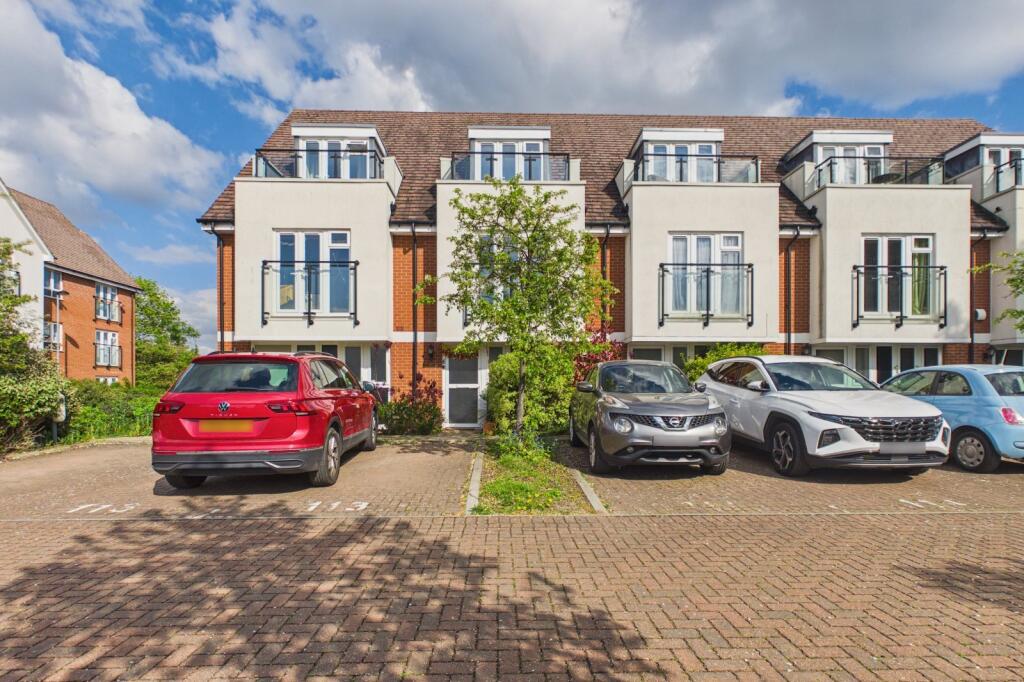 3 bed Detached for rent in Maidenhead. From Prospect Estate Agency - Maidenhead 3 bed Detached for rent in Maidenhead. From Prospect Estate Agency - Maidenhead
