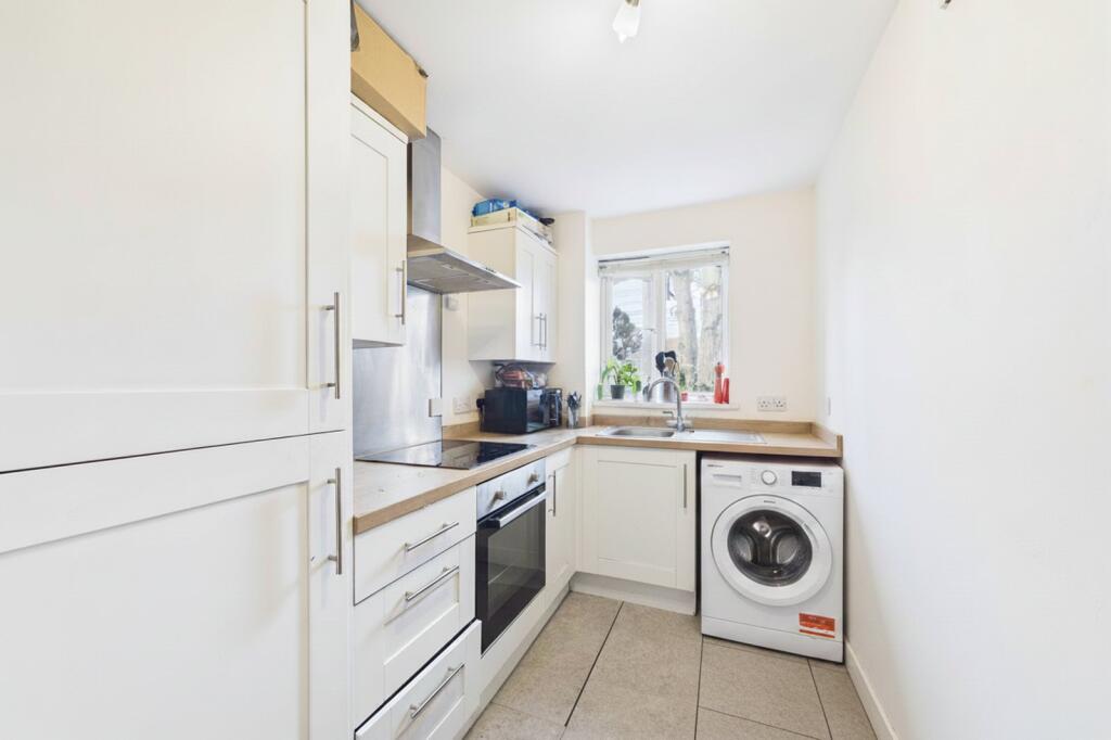 1 bed 1st Floor Flat for rent in Hitchambury. From Prospect Estate Agency - Maidenhead