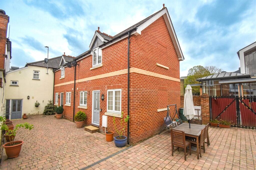 2 bed Mid Terraced House for rent in Maidenhead. From Prospect Estate Agency - Maidenhead