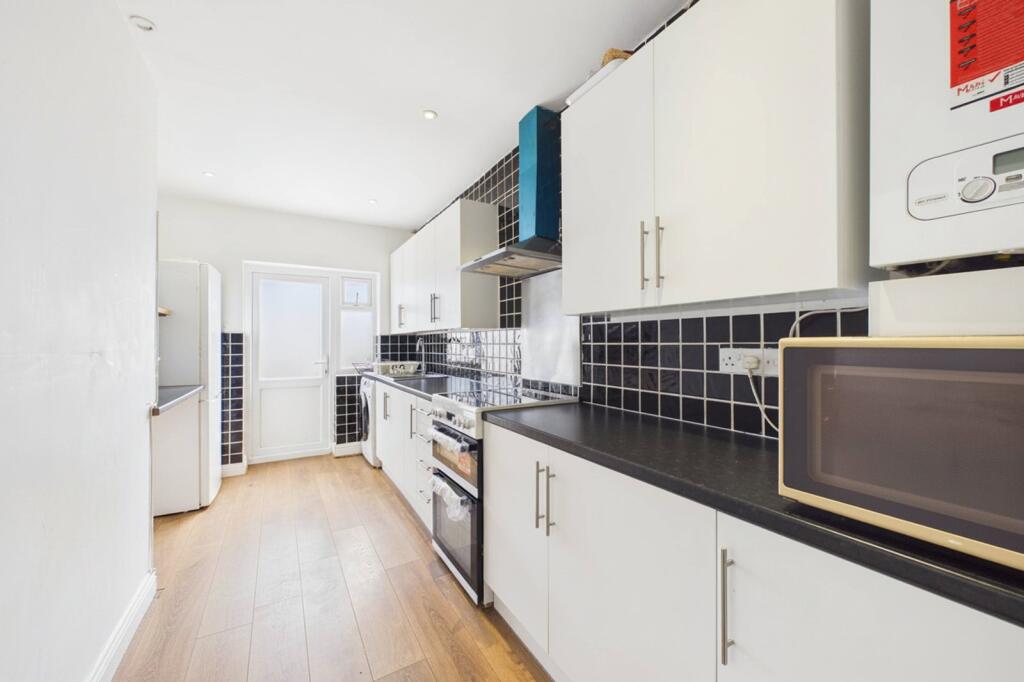 2 bed 1st Floor Flat for rent in Greenford. From Prospect Estate Agency - Maidenhead