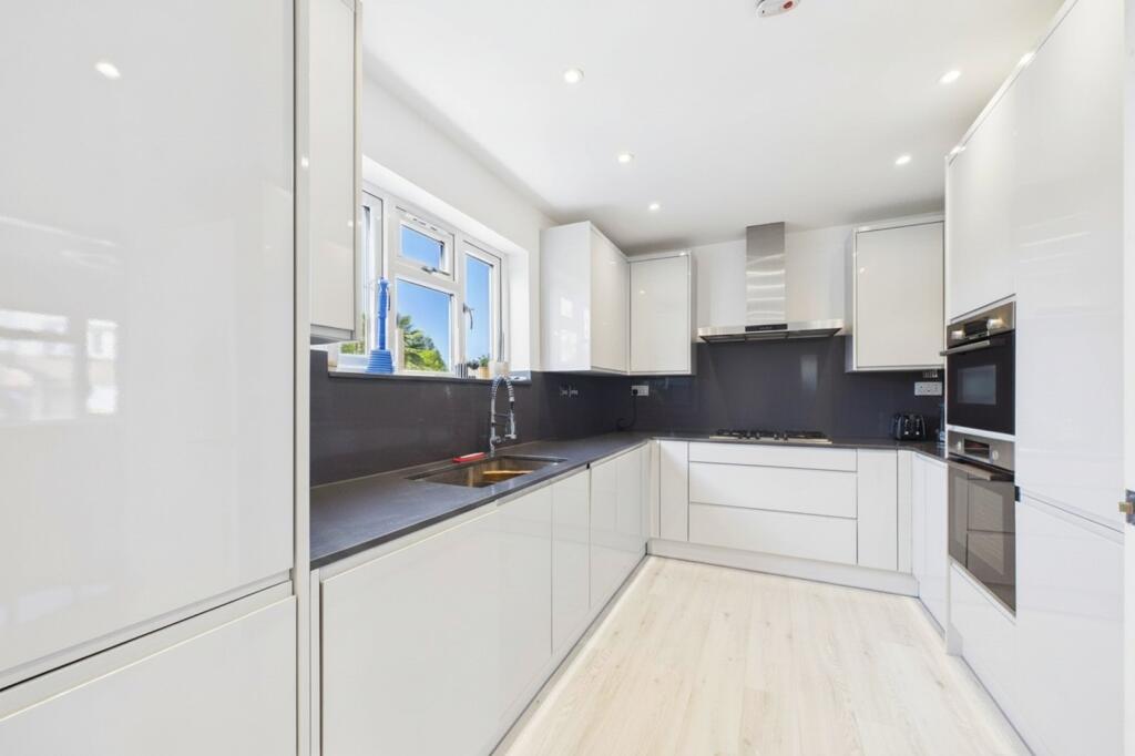 3 bed Semi Detached for rent in Maidenhead. From Prospect Estate Agency - Maidenhead