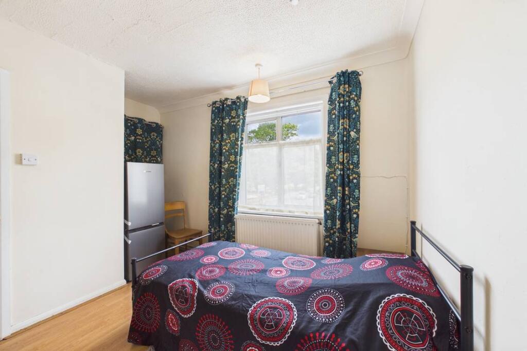 1 bed House Share for rent in Slough. From Prospect Estate Agency - Maidenhead