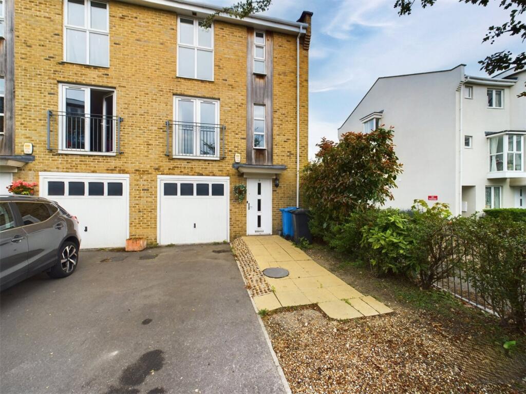 5 bed End of Terrace for rent in Maidenhead. From Prospect Estate Agency - Maidenhead 5 bed End of Terrace for rent in Maidenhead. From Prospect Estate Agency - Maidenhead
