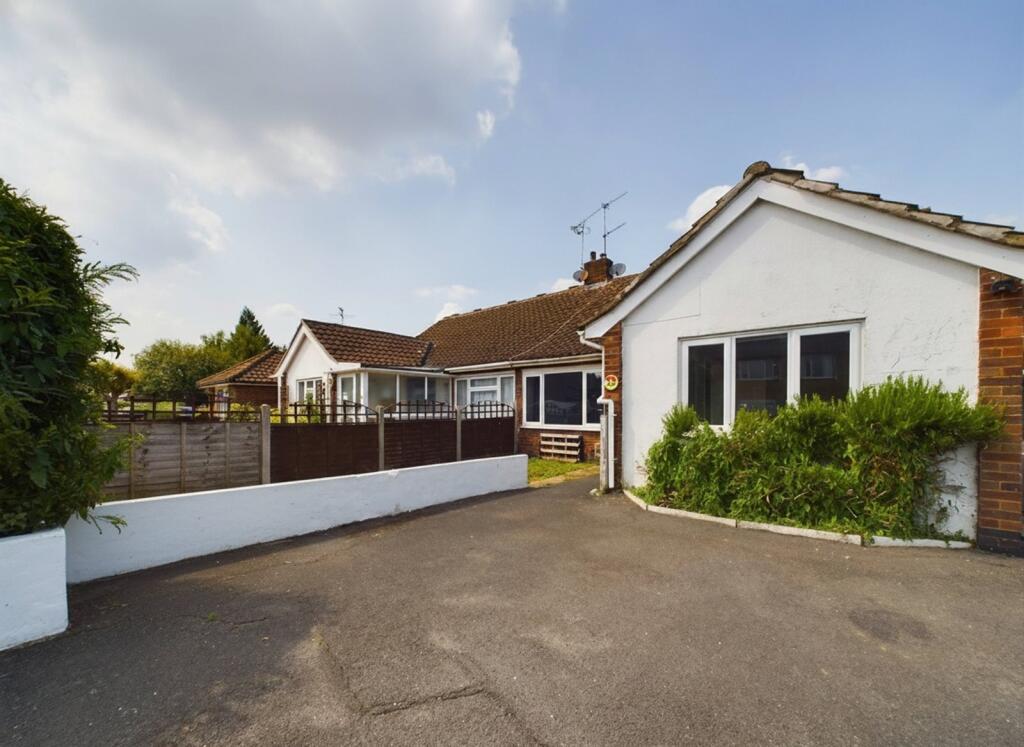 3 bed Bungalow for rent in Maidenhead. From Prospect Estate Agency - Maidenhead