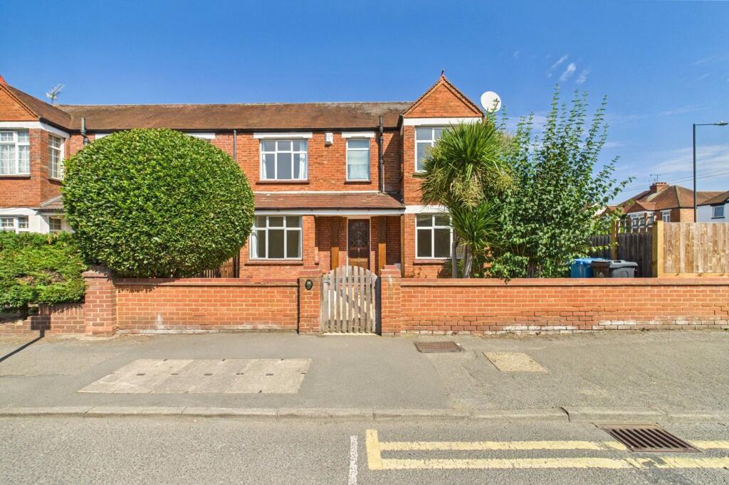 3 bed Semi Detached for rent in Maidenhead. From Prospect Estate Agency - Maidenhead 3 bed Semi Detached for rent in Maidenhead. From Prospect Estate Agency - Maidenhead
