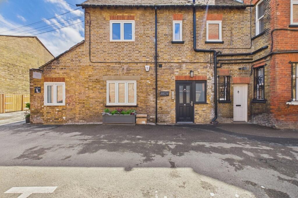 2 bed 1st Floor Flat for rent in Windsor. From Prospect Estate Agency - Maidenhead