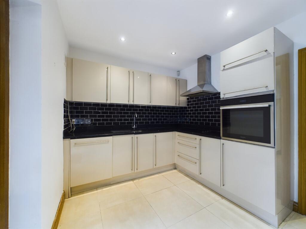 1 bed 1st Floor Flat for rent in Burchett's Green. From Prospect Estate Agency - Maidenhead