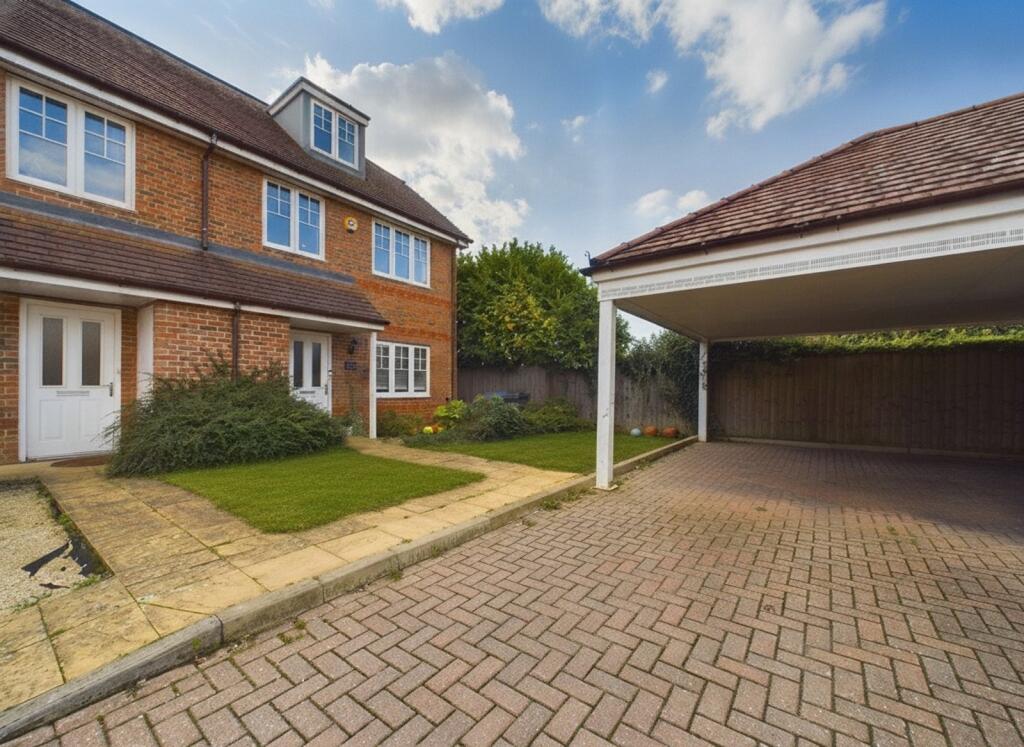 4 bed Semi Detached for rent in Maidenhead. From Prospect Estate Agency - Maidenhead 4 bed Semi Detached for rent in Maidenhead. From Prospect Estate Agency - Maidenhead