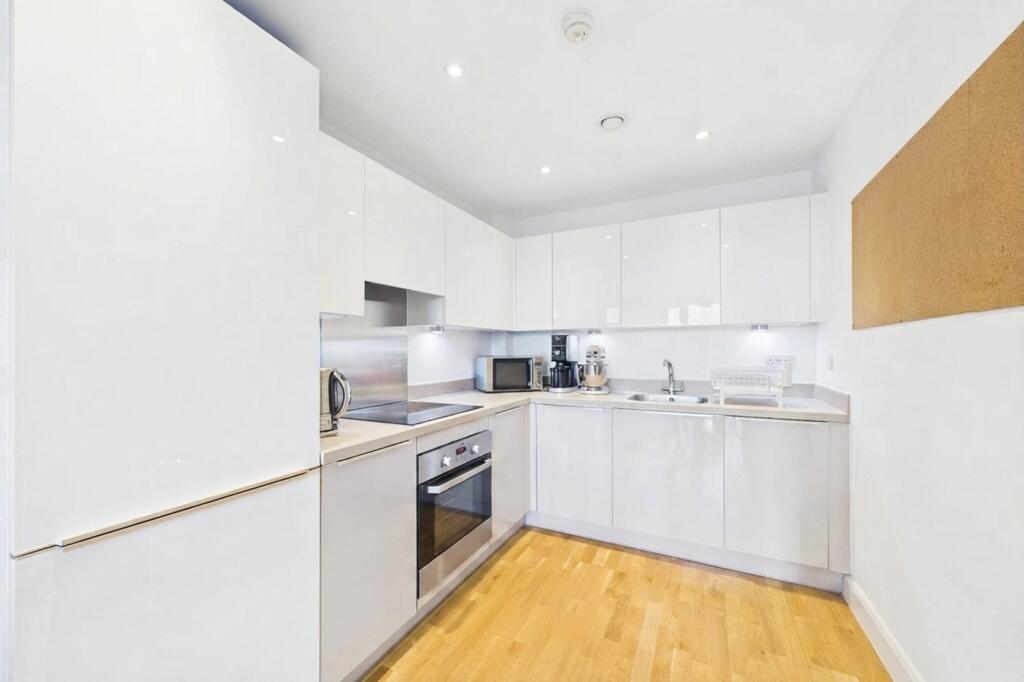 1 bed 1st Floor Flat for rent in Hitchambury. From Prospect Estate Agency - Maidenhead