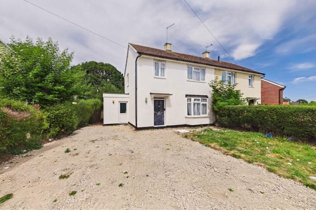 3 bed Semi Detached for rent in Oakley Green. From Prospect Estate Agency - Maidenhead
