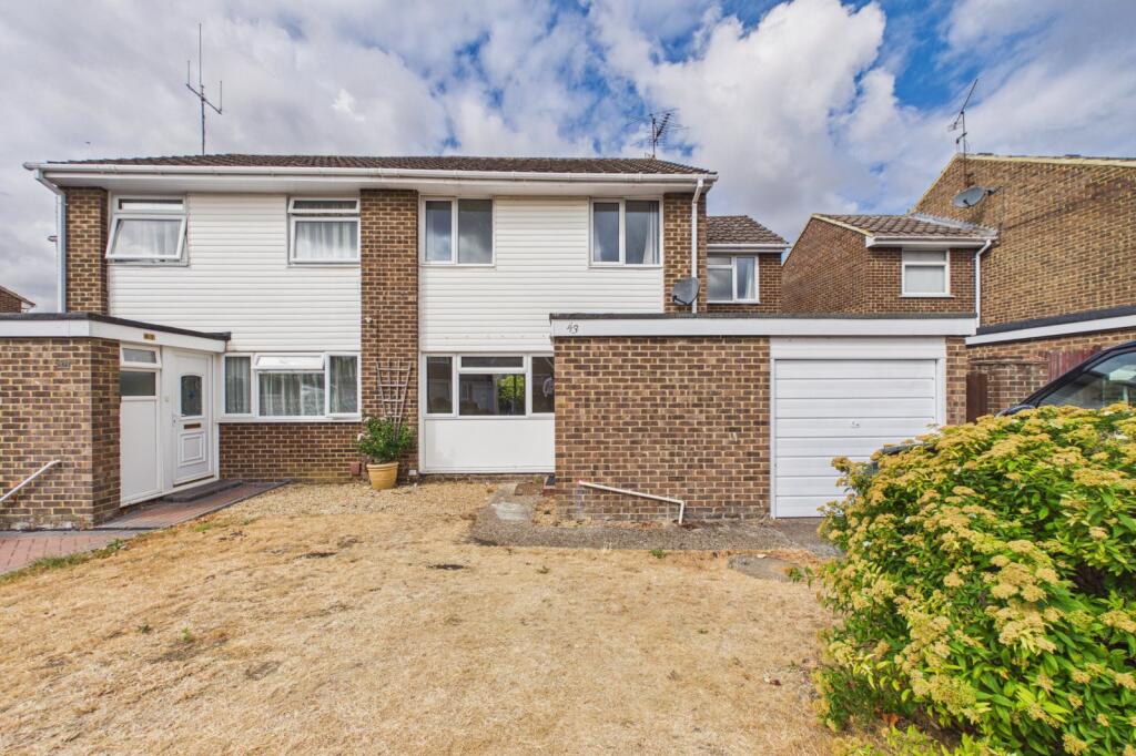 4 bed Semi Detached for rent in Stud Green. From Prospect Estate Agency - Maidenhead