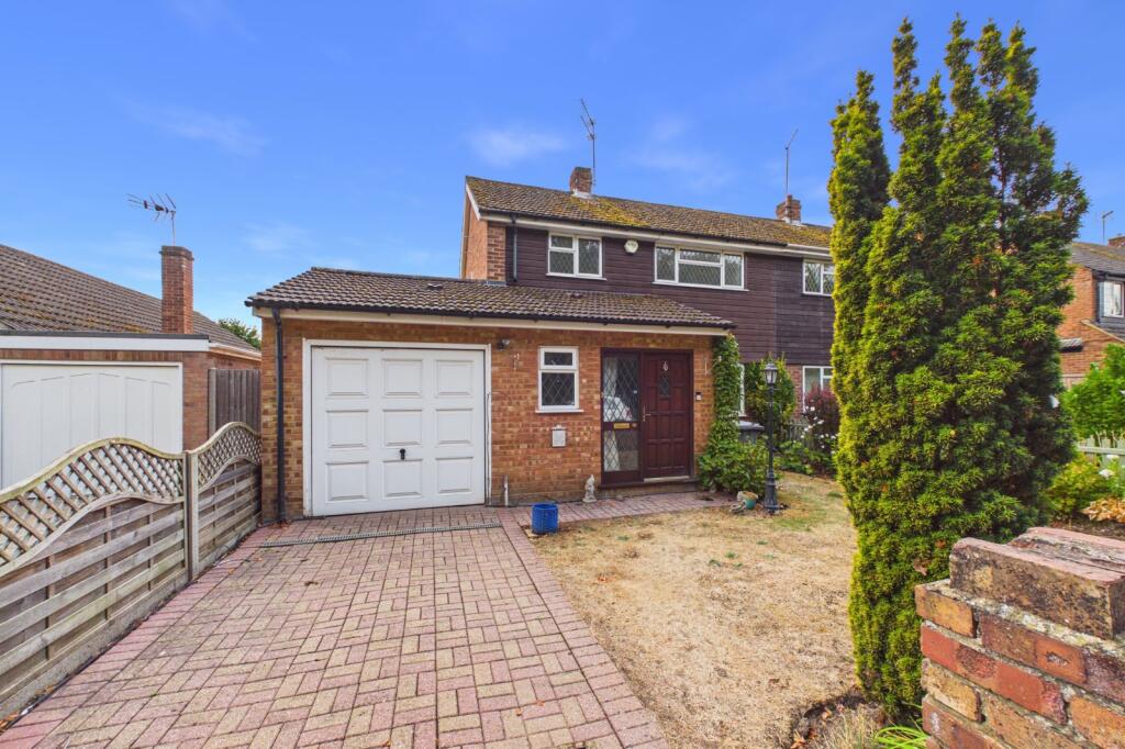 3 bed Semi Detached for rent in Stud Green. From Prospect Estate Agency - Maidenhead 3 bed Semi Detached for rent in Stud Green. From Prospect Estate Agency - Maidenhead