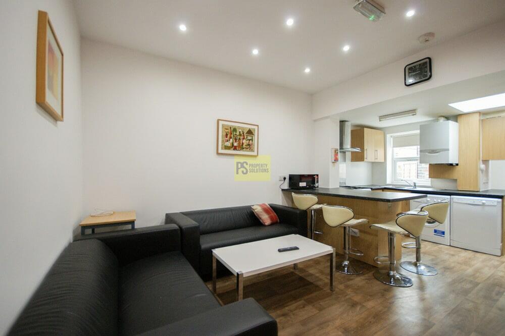 6 bed Mid Terraced House for rent in Birmingham. From Property Solutions - Birmingham