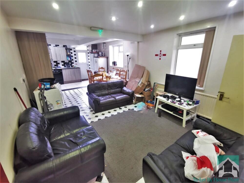 5 bed Mid Terraced House for rent in Birmingham. From Property Solutions - Birmingham