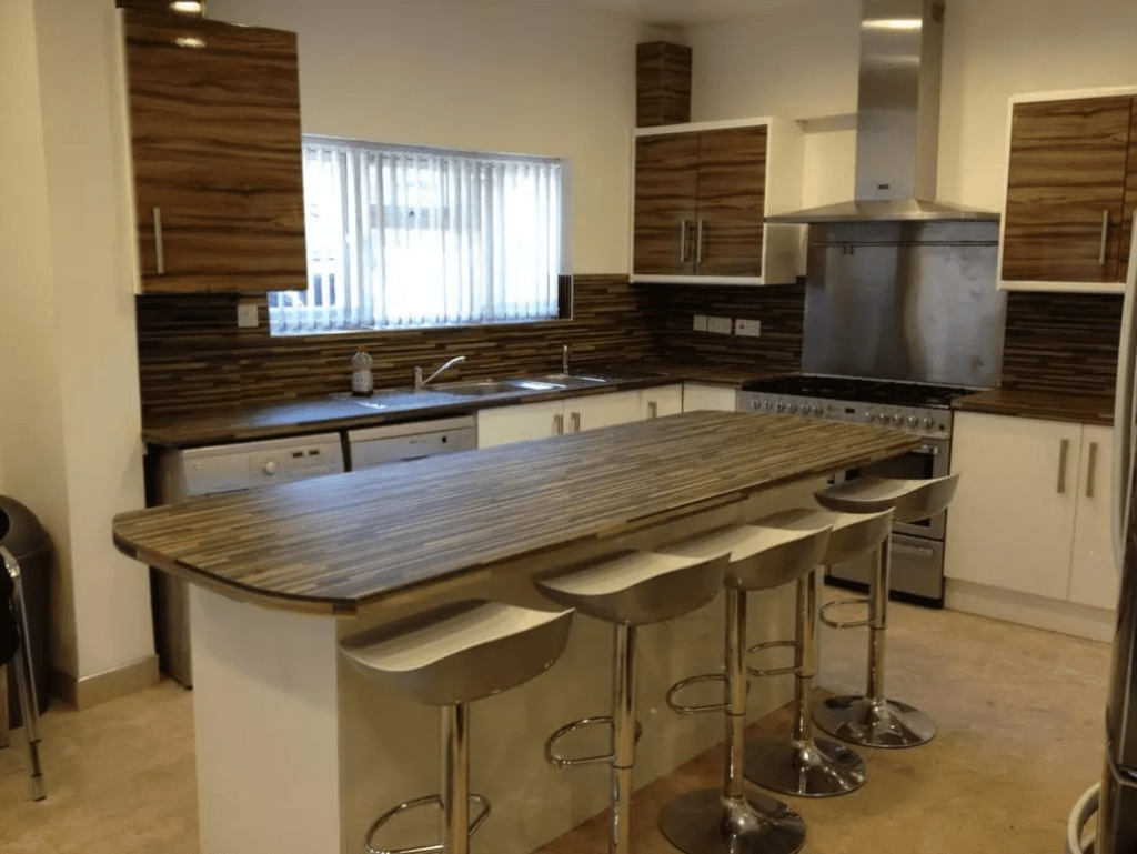 9 bed Mid Terraced House for rent in Birmingham. From Property Solutions - Birmingham