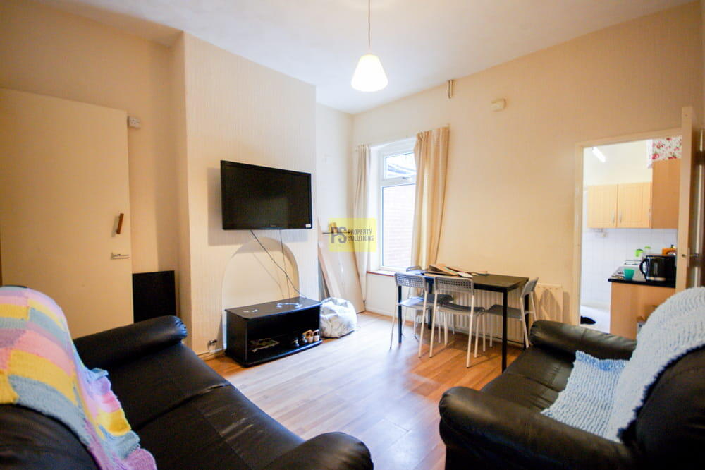 4 bed Mid Terraced House for rent in Birmingham. From Property Solutions - Birmingham