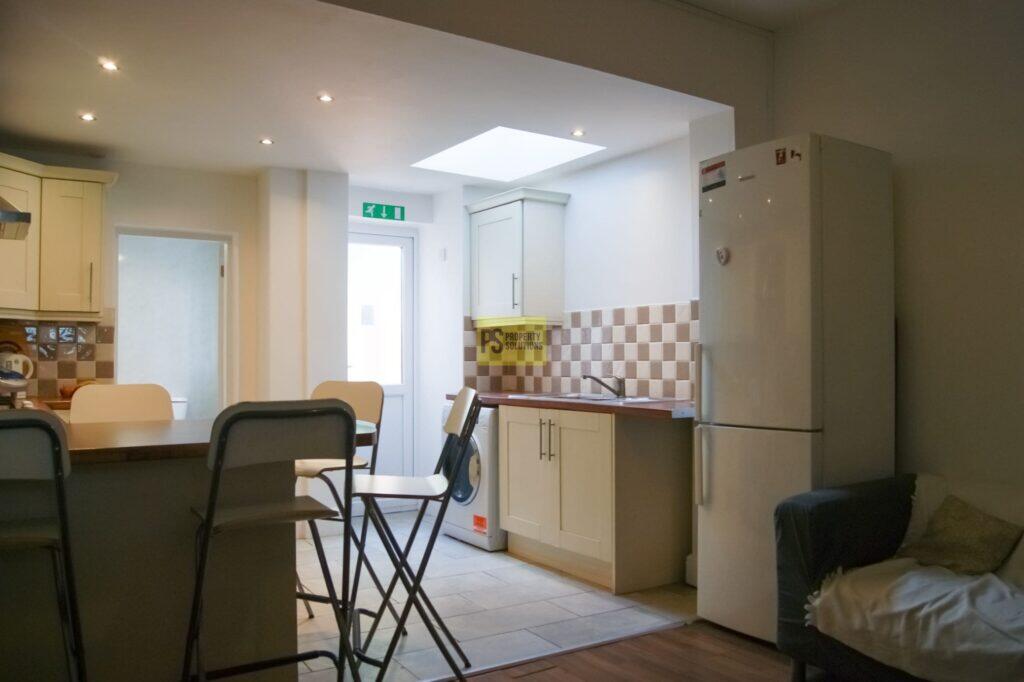 5 bed Mid Terraced House for rent in Birmingham. From Property Solutions - Birmingham