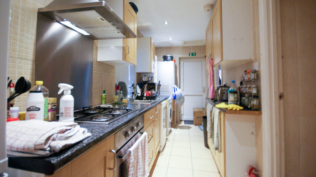 5 bed Mid Terraced House for rent in Birmingham. From Property Solutions - Birmingham