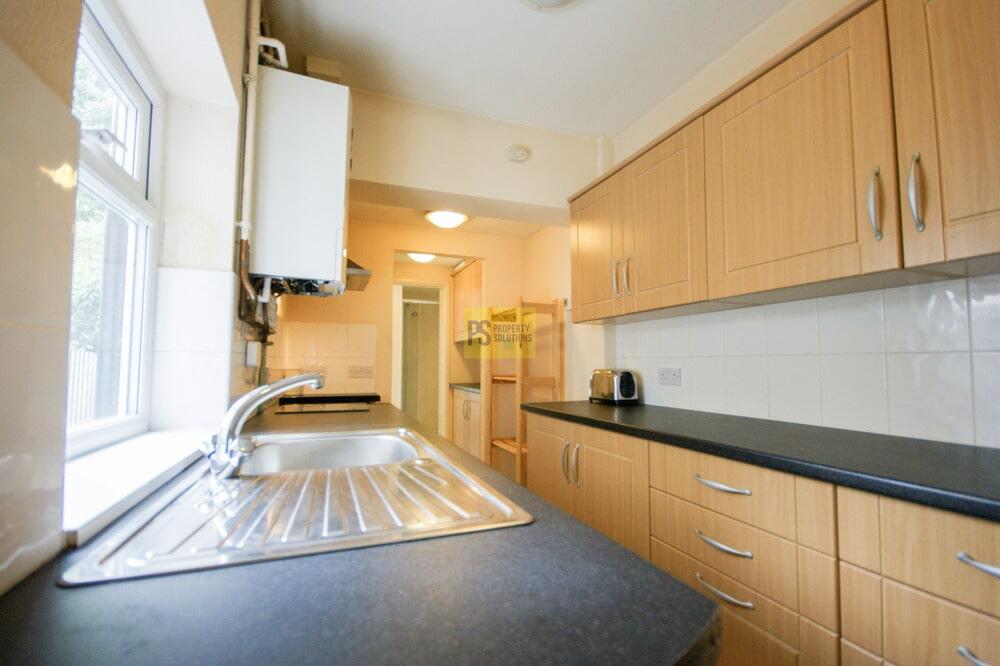 6 bed Mid Terraced House for rent in Birmingham. From Property Solutions - Birmingham