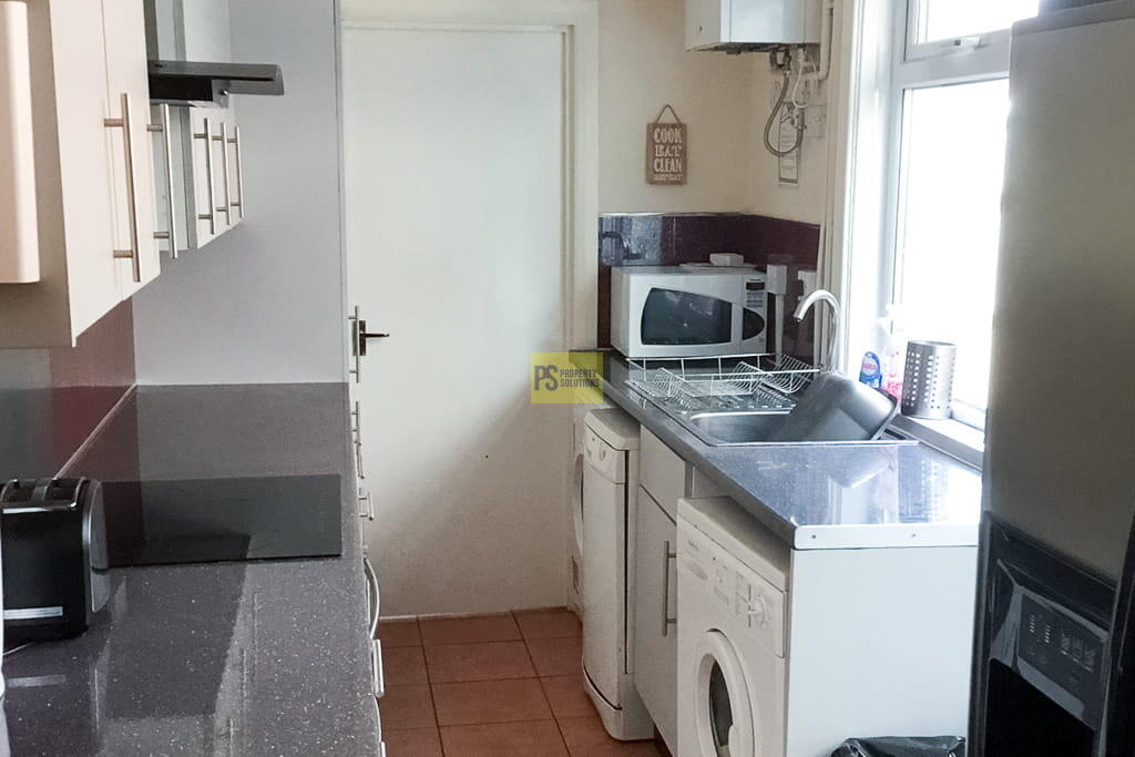 5 bed Mid Terraced House for rent in Birmingham. From Property Solutions - Birmingham