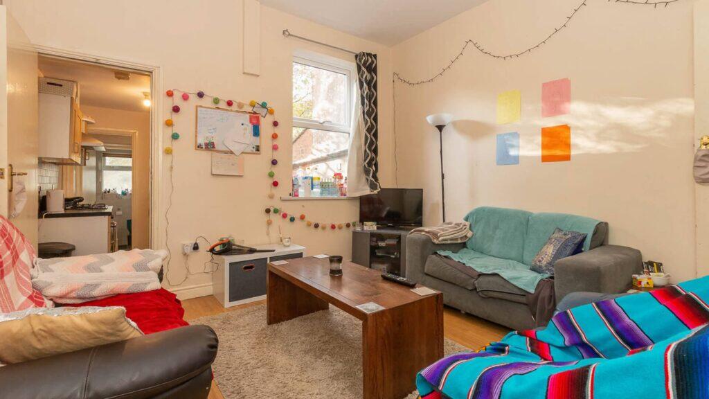 3 bed Mid Terraced House for rent in Birmingham. From Property Solutions - Birmingham