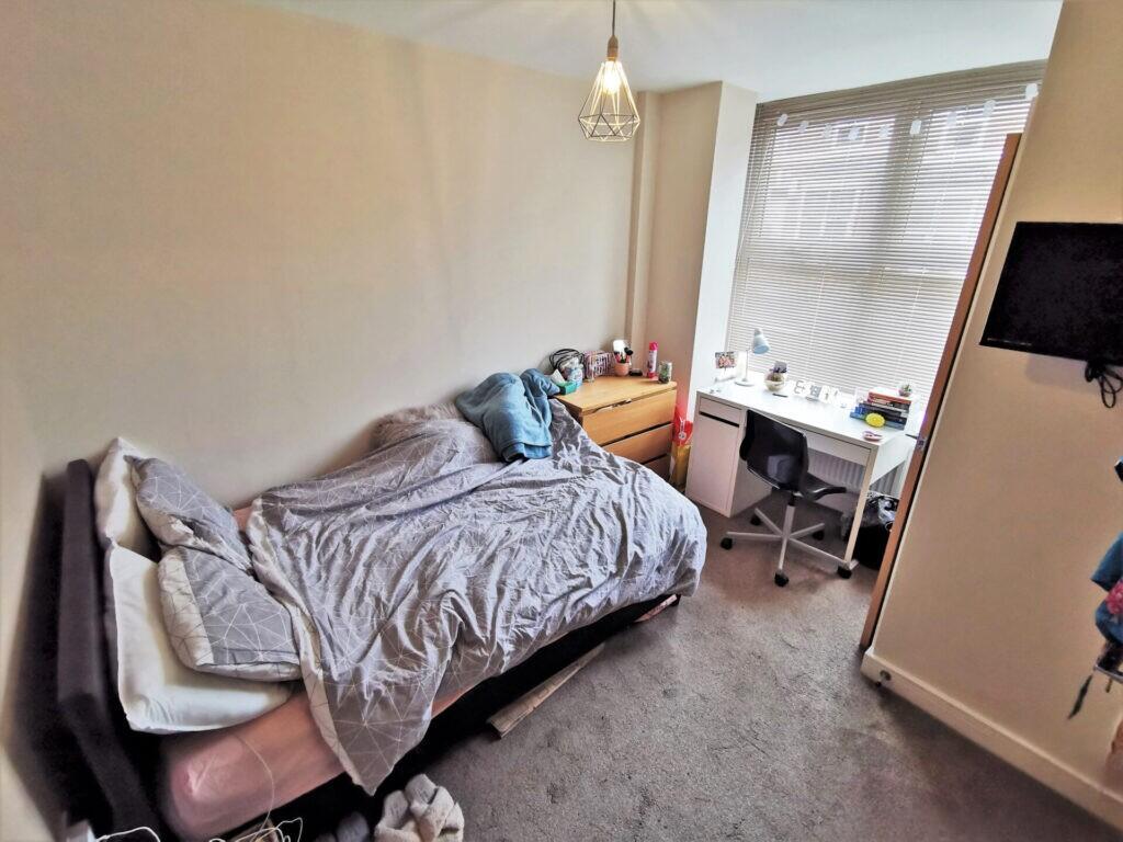 5 bed Mid Terraced House for rent in Birmingham. From Property Solutions - Birmingham