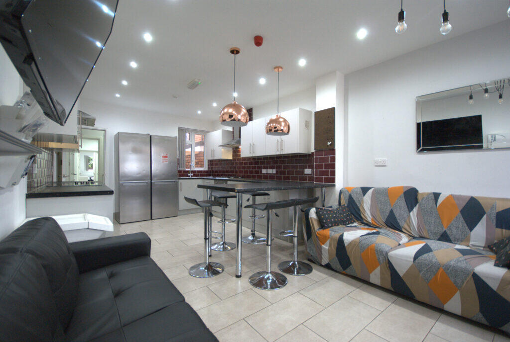 7 bed Mid Terraced House for rent in Birmingham. From Property Solutions - Birmingham 7 bed Mid Terraced House for rent in Birmingham. From Property Solutions - Birmingham