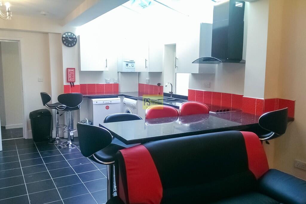 7 bed Mid Terraced House for rent in Birmingham. From Property Solutions - Birmingham
