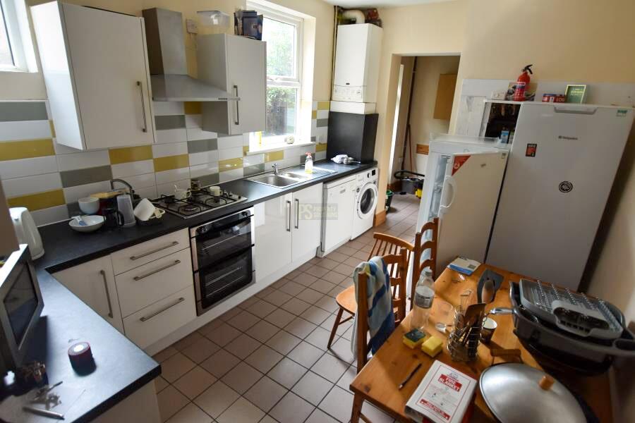 6 bed Mid Terraced House for rent in Birmingham. From Property Solutions - Birmingham