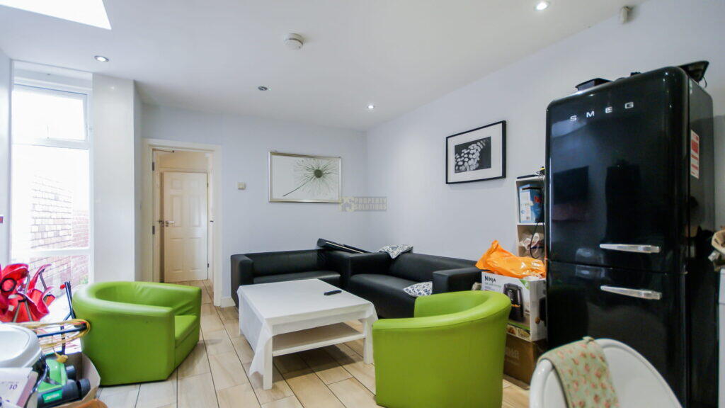 7 bed Mid Terraced House for rent in Birmingham. From Property Solutions - Birmingham