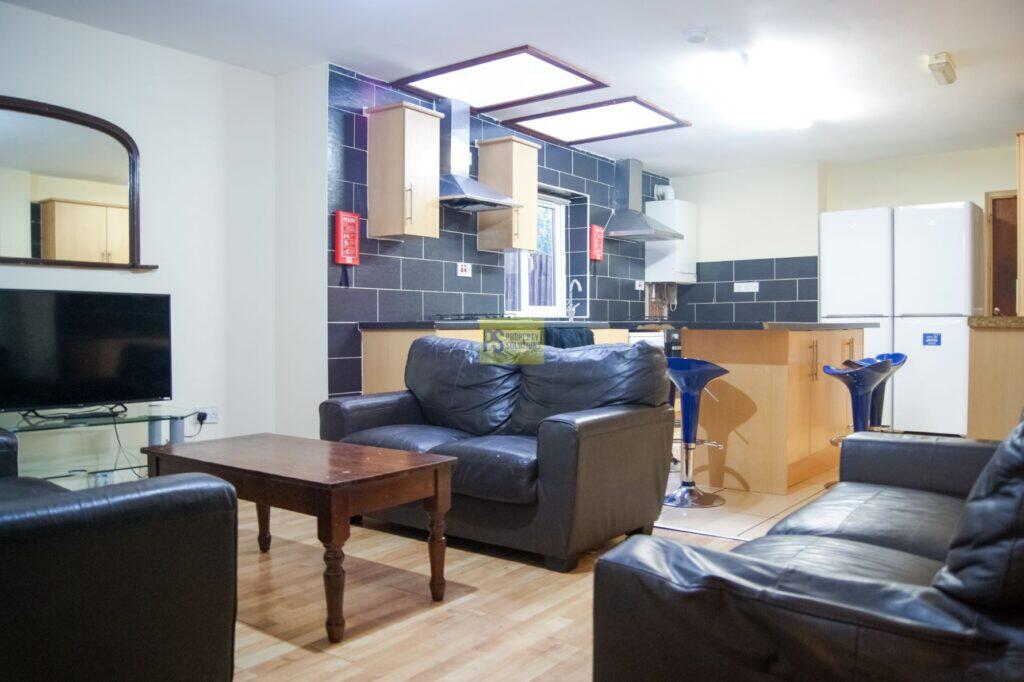 7 bed Mid Terraced House for rent in Birmingham. From Property Solutions - Birmingham 7 bed Mid Terraced House for rent in Birmingham. From Property Solutions - Birmingham