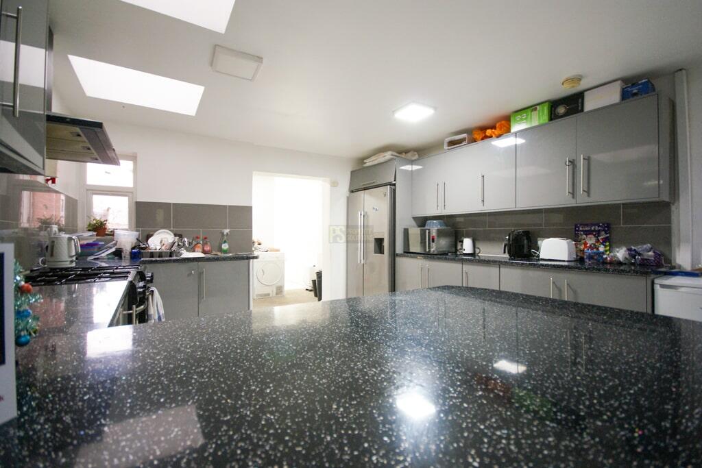 7 bed Mid Terraced House for rent in Birmingham. From Property Solutions - Birmingham