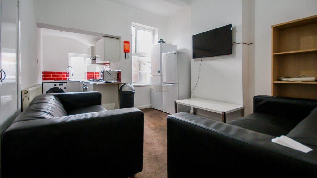 4 bed 1st Floor Flat for rent in Birmingham. From Property Solutions - Birmingham