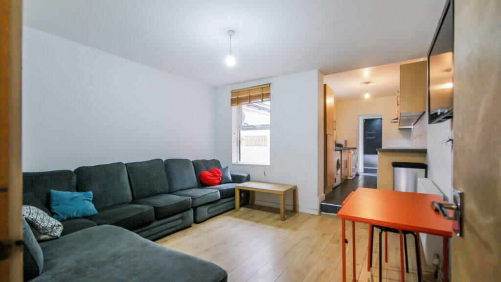 6 bed Mid Terraced House for rent in Birmingham. From Property Solutions - Birmingham 6 bed Mid Terraced House for rent in Birmingham. From Property Solutions - Birmingham