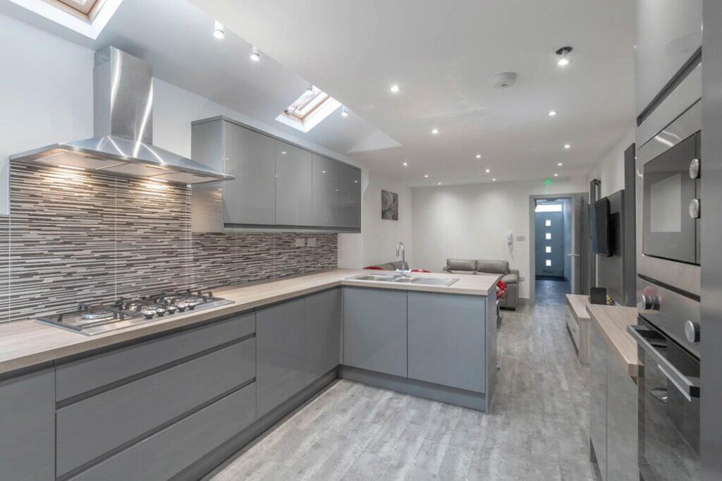 6 bed Mid Terraced House for rent in Birmingham. From Property Solutions - Birmingham