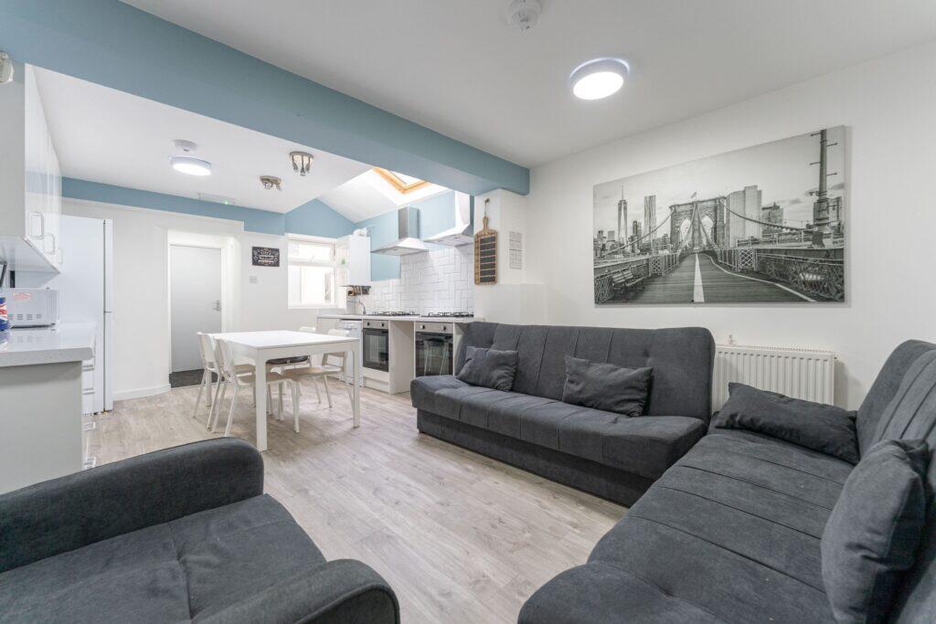 6 bed Mid Terraced House for rent in Birmingham. From Property Solutions - Birmingham