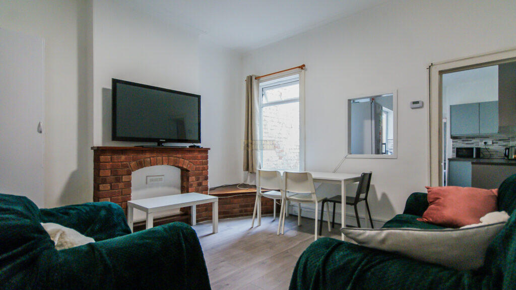 4 bed Mid Terraced House for rent in Birmingham. From Property Solutions - Birmingham