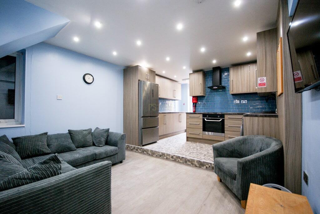 5 bed Mid Terraced House for rent in Birmingham. From Property Solutions - Birmingham