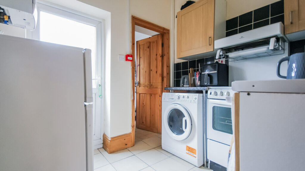4 bed Studio for rent in Birmingham. From Property Solutions - Birmingham