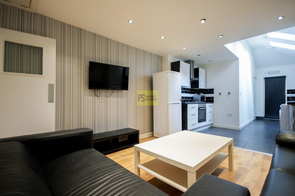 5 bed Mid Terraced House for rent in Birmingham. From Property Solutions - Birmingham