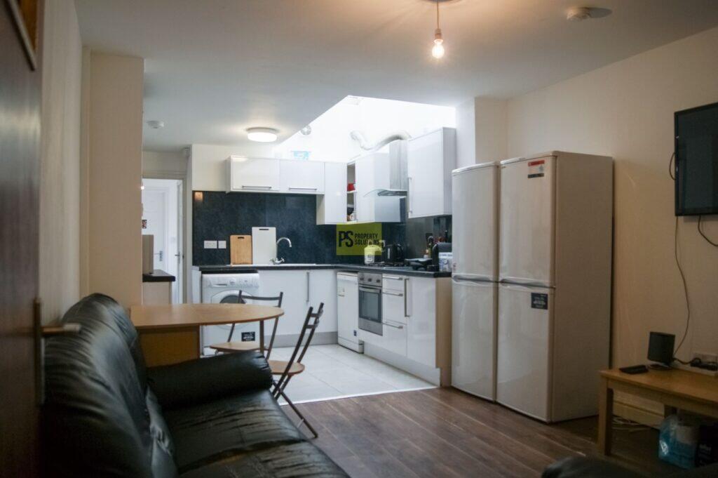 6 bed Mid Terraced House for rent in Birmingham. From Property Solutions - Birmingham 6 bed Mid Terraced House for rent in Birmingham. From Property Solutions - Birmingham