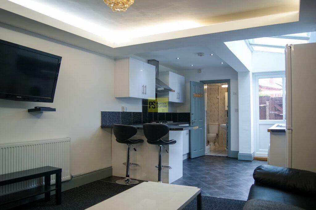 4 bed Bungalow for rent in Birmingham. From Property Solutions - Birmingham