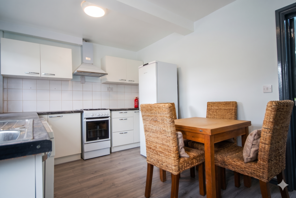 4 bed End of Terrace for rent in Birmingham. From Property Solutions - Birmingham 4 bed End of Terrace for rent in Birmingham. From Property Solutions - Birmingham