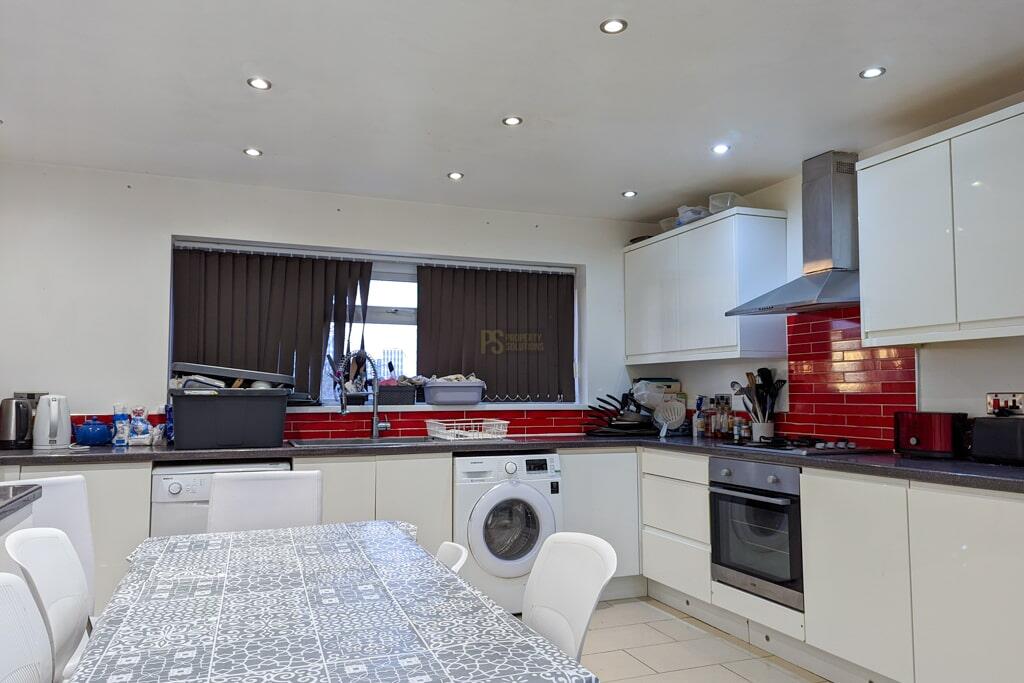 8 bed Mid Terraced House for rent in Birmingham. From Property Solutions - Birmingham 8 bed Mid Terraced House for rent in Birmingham. From Property Solutions - Birmingham