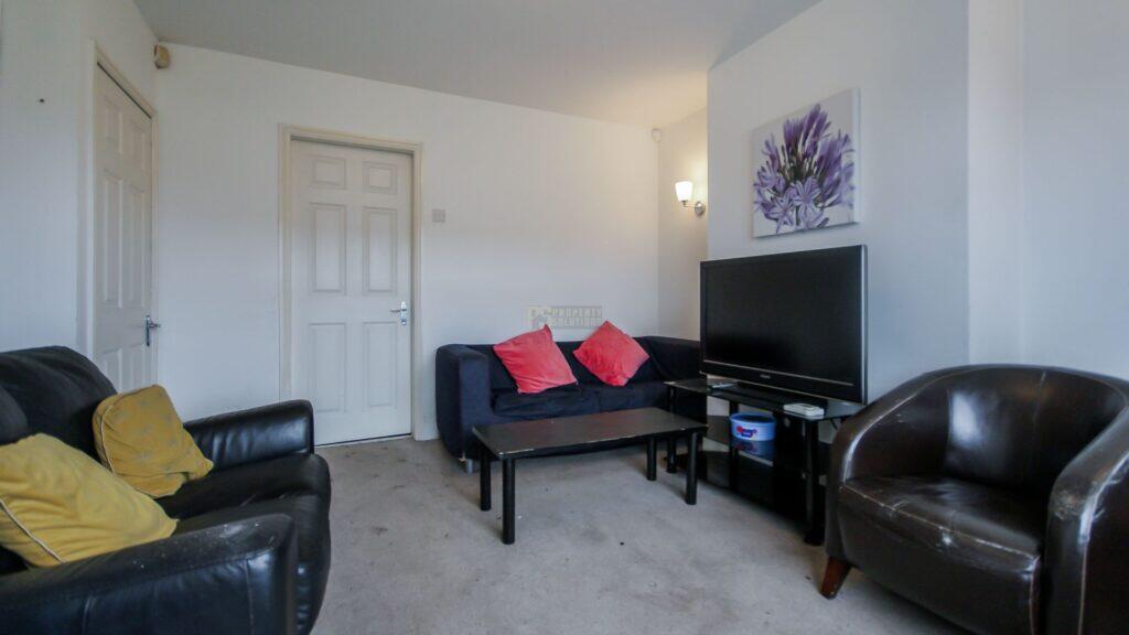 3 bed Mid Terraced House for rent in Hunnington. From Property Solutions - Birmingham