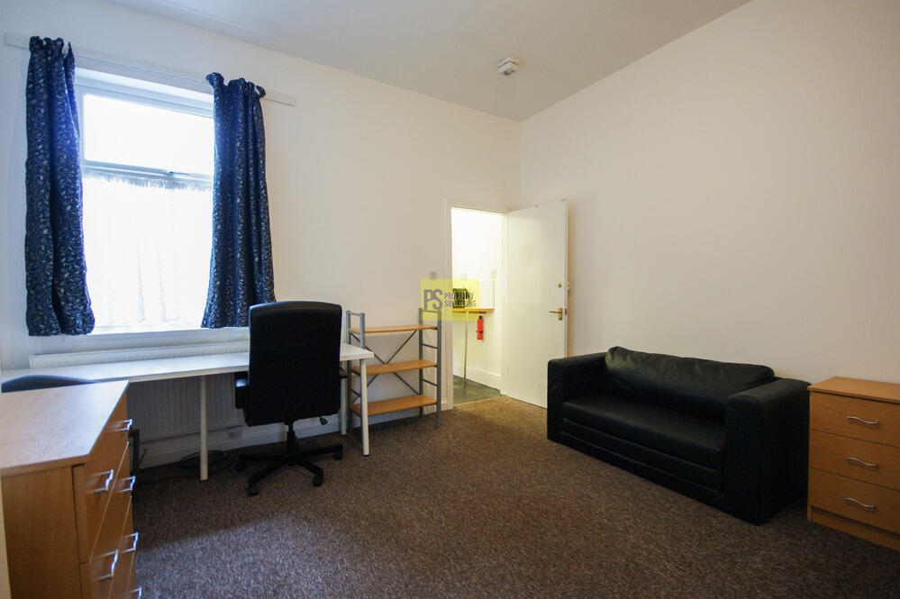 4 bed Studio for rent in Birmingham. From Property Solutions - Birmingham
