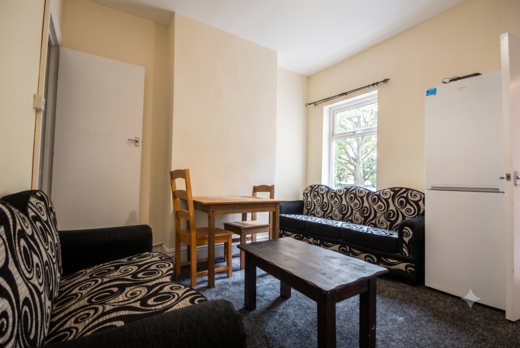3 bed Mid Terraced House for rent in Birmingham. From Property Solutions - Birmingham